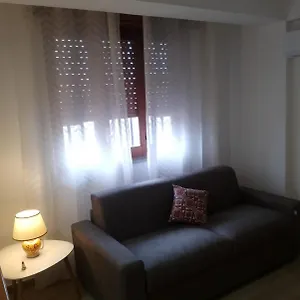 Myrema House - Near Fontanarossa Airport , Katania Włochy